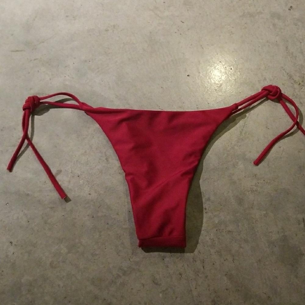 Brand new bikini - Picture 6 of 7